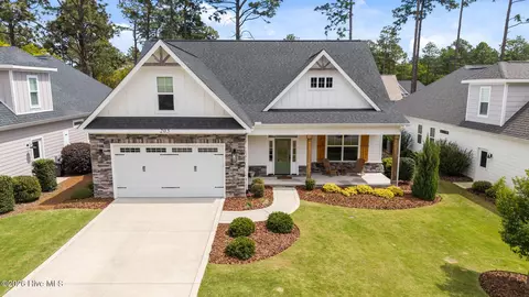 205 Luss Ln, Southern Pines, NC 28387