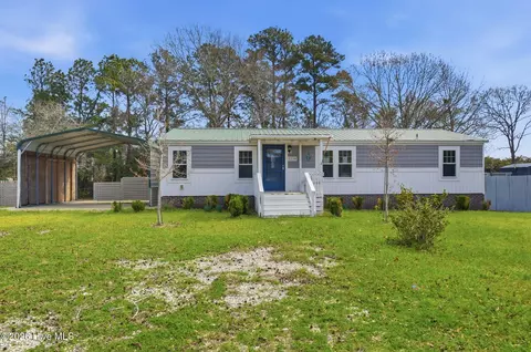 2228 Harbor Ridge Dr SE, Bolivia, NC 28422