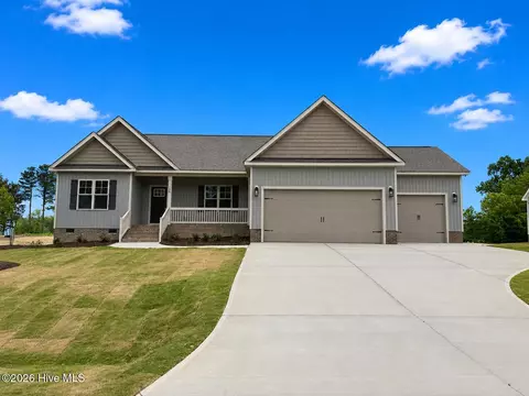 126 Tee Dr, Selma, NC 27576