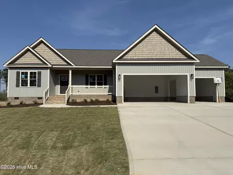 126 Tee Dr, Selma, NC 27576