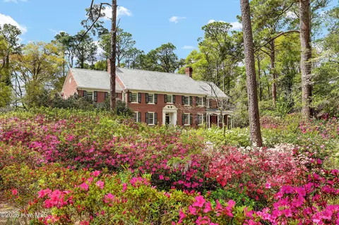 708 Forest Hills Dr, Wilmington, NC 28403