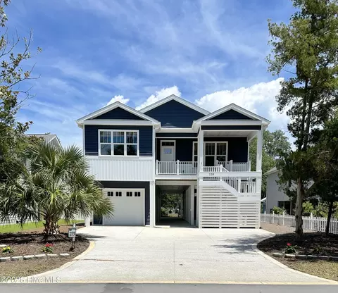 228 NE 38th St, Oak Island, NC 28465