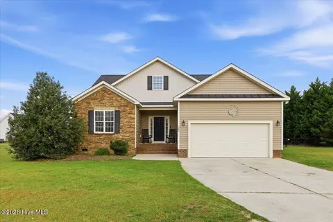 305 Wakefield Dr, Princeton, NC 27569