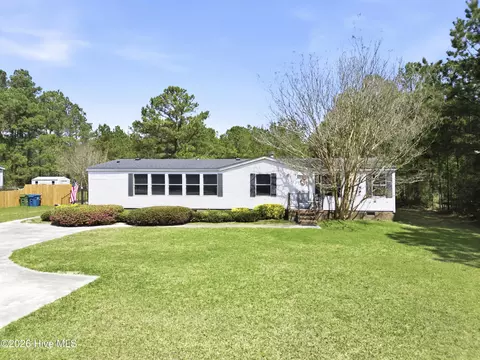 275 Folkstone Rd, Holly Ridge, NC 28445