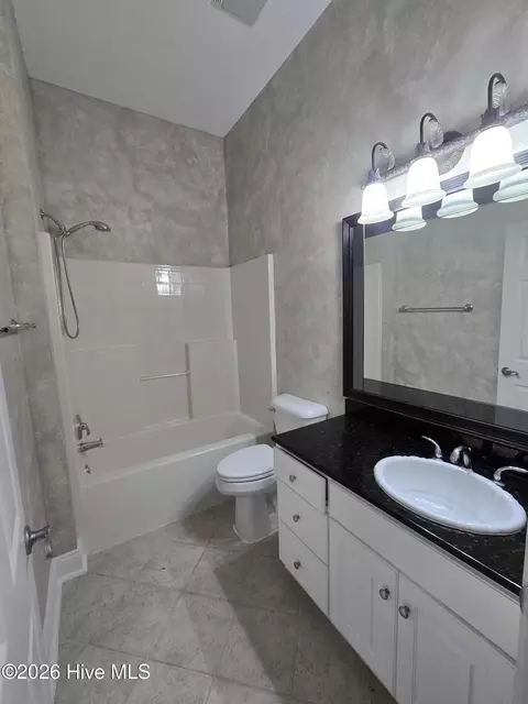 Bath - 51 Castle Bay Dr, Hampstead, NC 28443 photo 2 of 4