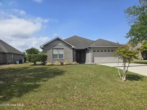 51 Castle Bay Dr, Hampstead, NC 28443