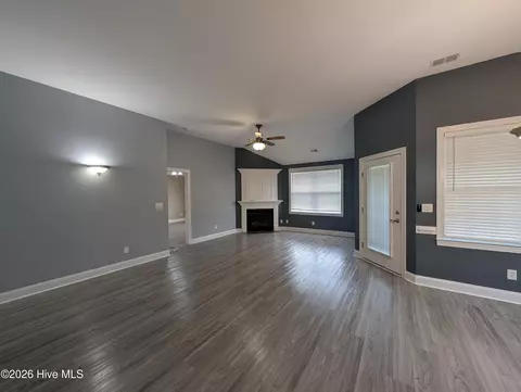 Living - 51 Castle Bay Dr, Hampstead, NC 28443 photo 5 of 8