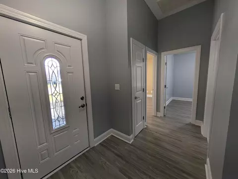Entry Way - 51 Castle Bay Dr, Hampstead, NC 28443 photo 2 of 2