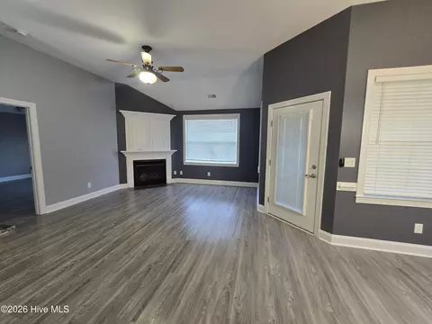Living - 51 Castle Bay Dr, Hampstead, NC 28443 photo 3 of 8