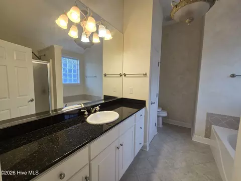Bath - 51 Castle Bay Dr, Hampstead, NC 28443 photo 3 of 4