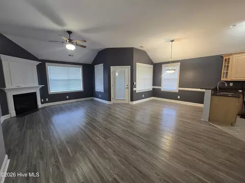 Living - 51 Castle Bay Dr, Hampstead, NC 28443 photo 1 of 8