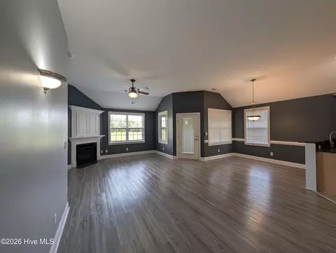 Living - 51 Castle Bay Dr, Hampstead, NC 28443 photo 7 of 8