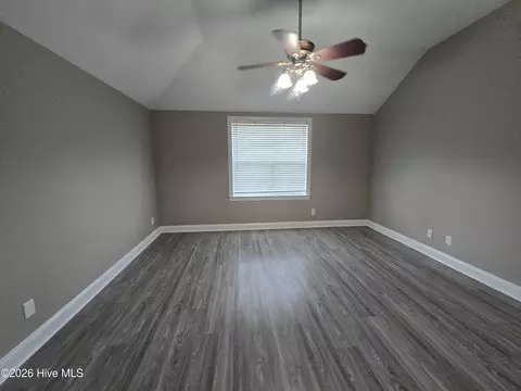 Living - 51 Castle Bay Dr, Hampstead, NC 28443 photo 4 of 8