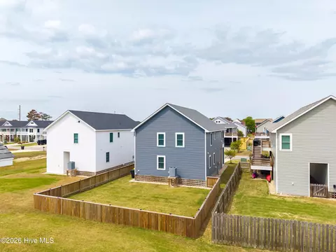 Exterior - 535 W Eden St, Kill Devil Hills, NC 27948 photo 4 of 7