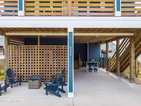 Exterior - 535 W Eden St, Kill Devil Hills, NC 27948 photo 3 of 7