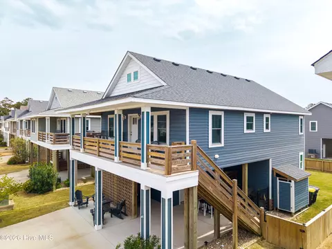 Exterior - 535 W Eden St, Kill Devil Hills, NC 27948 photo 2 of 7