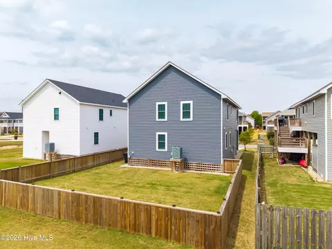 Exterior - 535 W Eden St, Kill Devil Hills, NC 27948 photo 5 of 7