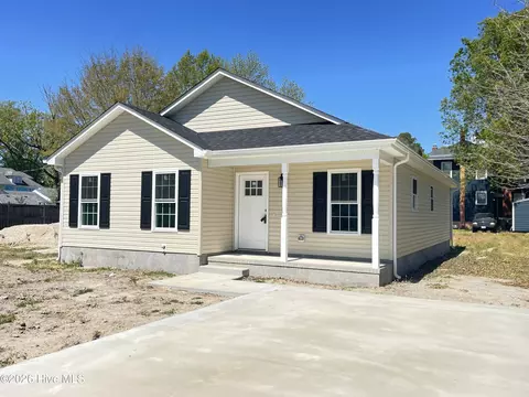 908 Mcpherson St, Elizabeth City, NC 27909