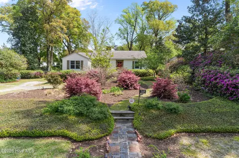 109 Wayne Dr, Wilmington, NC 28403