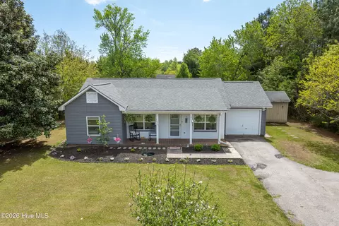 1698 Old Folkstone Rd, Sneads Ferry, NC 28460