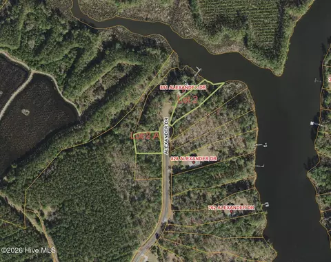 2 Alexander Dr, Belhaven, NC 27810