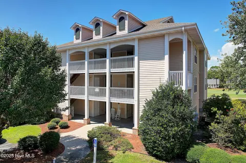 3350 Club Villas Dr # 805, Southport, NC 28461