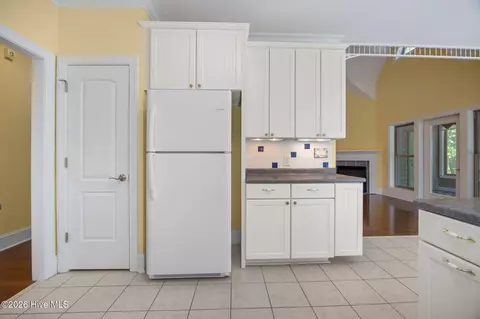 Kitchen - 1 Joshua Dr, Chocowinity, NC 27817 photo 4 of 5