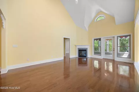 Living - 1 Joshua Dr, Chocowinity, NC 27817 photo 2 of 4