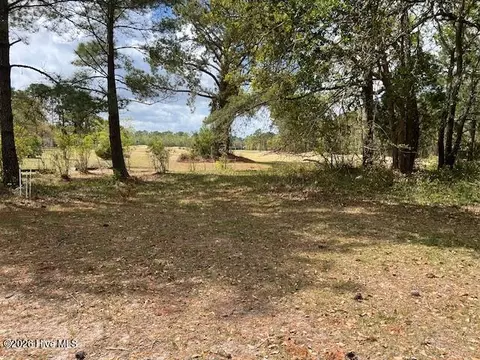 1110 Coral Reef Dr, New Bern, NC 28560
