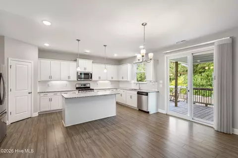 Kitchen - 1005 Terraces Ln, Hampstead, NC 28443 photo 1 of 2