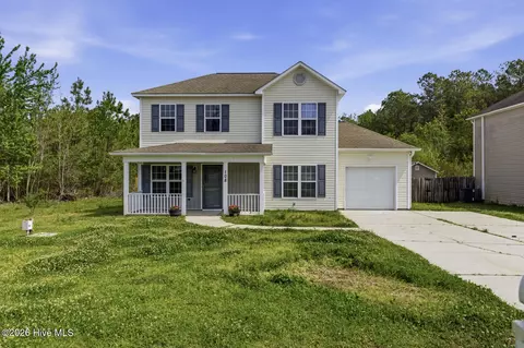 108 Blossom Ct, Maple Hill, NC 28454