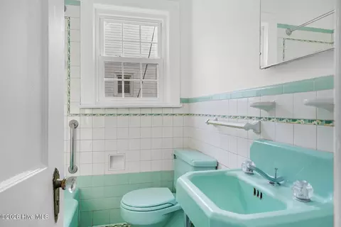 Bath - 701 E Nash St, Spring Hope, NC 27882 photo 2 of 4