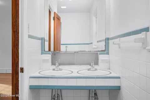 Bath - 701 E Nash St, Spring Hope, NC 27882 photo 4 of 4