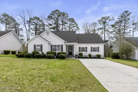 423 Jasmine Ln, Jacksonville, NC 28546