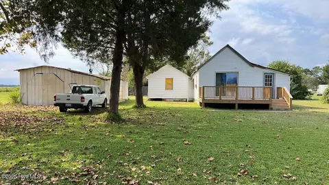 582 Five Mile Rd, Richlands, NC 28574