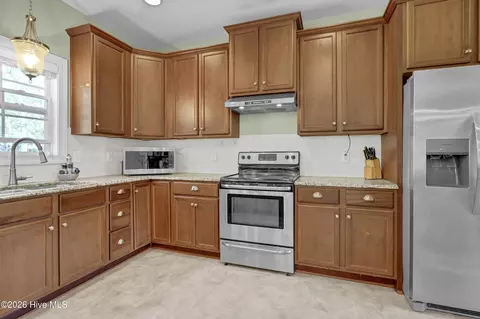 Kitchen - 718 Aria Ln, Hubert, NC 28539 photo 2 of 2