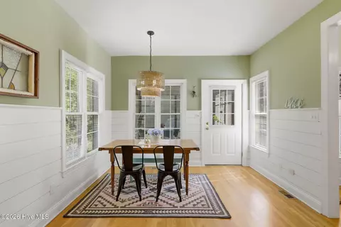 Dining - 218 Hickory Ln, Hampstead, NC 28443 photo 1 of 2