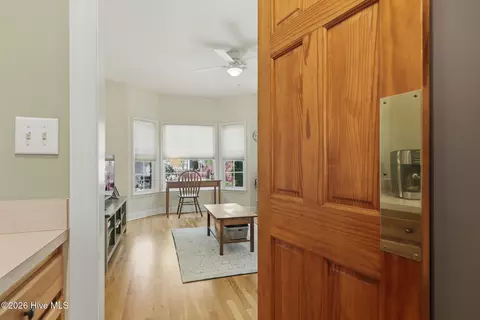 Entry Way - 218 Hickory Ln, Hampstead, NC 28443 photo 3 of 5