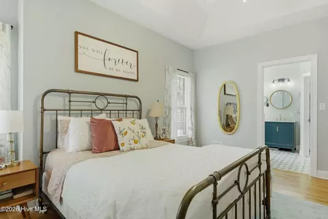Bedroom - 218 Hickory Ln, Hampstead, NC 28443 photo 3 of 7