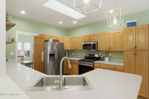 Kitchen - 218 Hickory Ln, Hampstead, NC 28443 photo 4 of 4