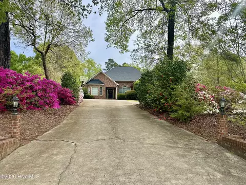 218 Hickory Ln, Hampstead, NC 28443