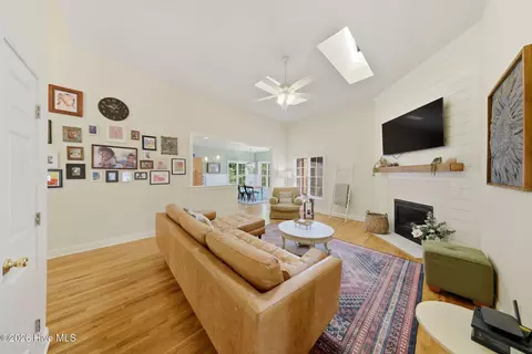 Living - 218 Hickory Ln, Hampstead, NC 28443 photo 2 of 4