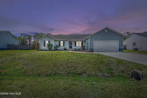 317 Shadyrock Path, Richlands, NC 28574