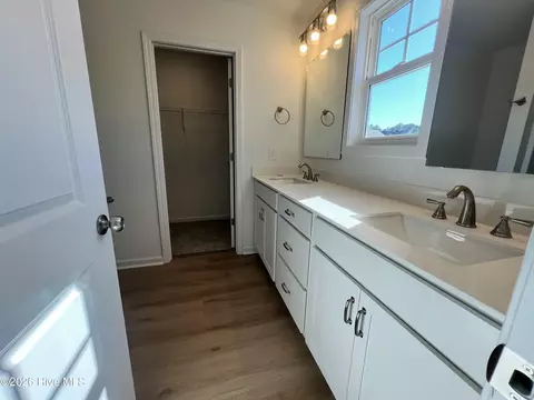 Bath - 512 Bartley St, Vass, NC 28394 photo 2 of 4