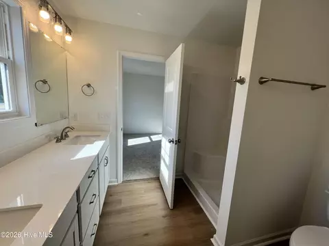Bath - 512 Bartley St, Vass, NC 28394 photo 3 of 4