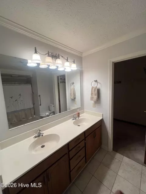 Bath - 148 Dixie Trl, Hamlet, NC 28345 photo 1 of 3