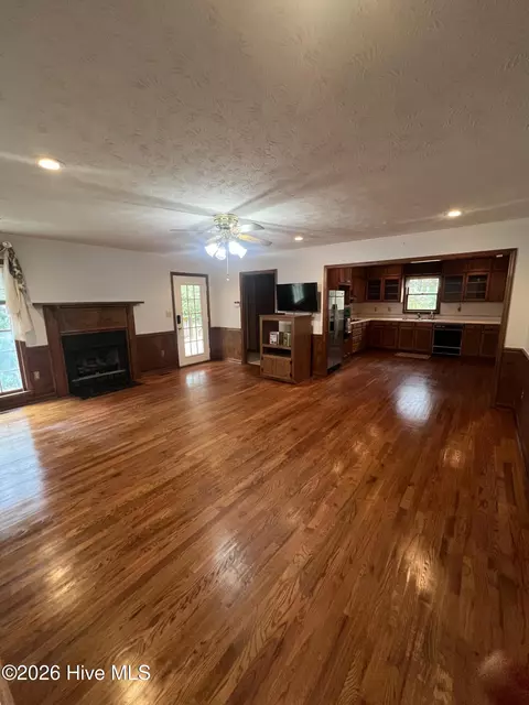 Living - 148 Dixie Trl, Hamlet, NC 28345 photo 1 of 2