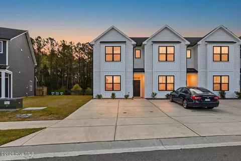 8329 Paramount Pt, Winnabow, NC 28479