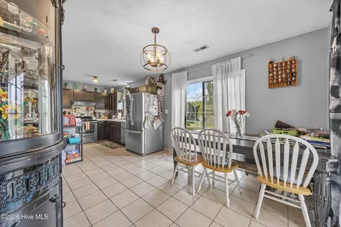Dining - 266 Parnell Rd, Hubert, NC 28539 photo 2 of 2
