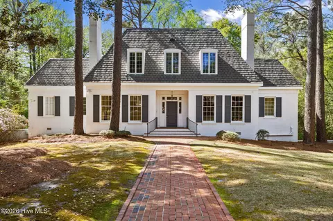 110 Christenbury Dr, Greenville, NC 27858